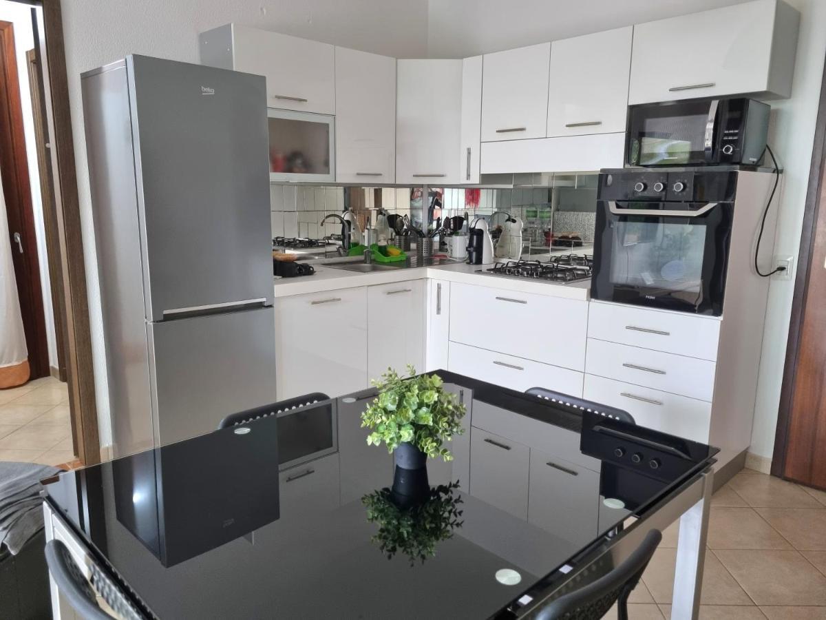 Valevalehome - Home Gallery With Fully Equipped Kitchen, Reserved Parking, Big Garden オルビア エクステリア 写真